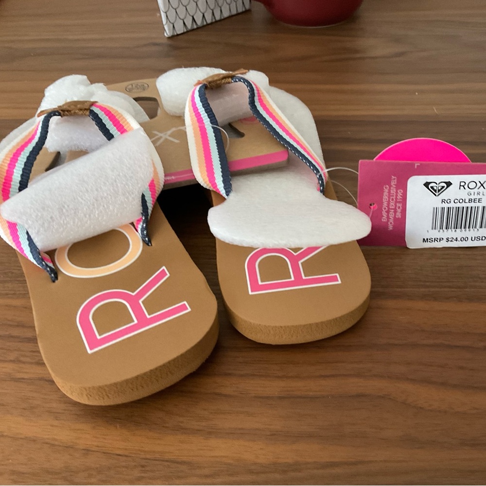 NWT Roxy Girl Sandal Flip flop in bright vibrant colors!
